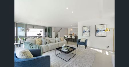 Modern Luxury 5BR Home – Lakeside Golf Views – Fully Furnished – Flexible Lease - Photo 3