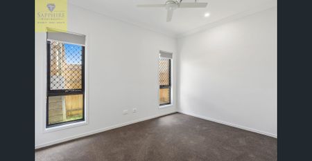 Spacious Interiors & Prime Location – 4-Bedroom Home in White Rock - Photo 5