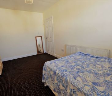 3 bedroom House in Park View Avenue, Leeds - Photo 5