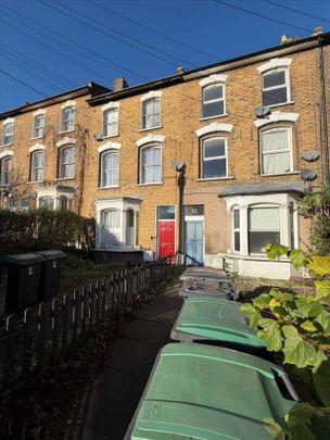 White Hart Lane, Wood Green, N22 - Photo 1