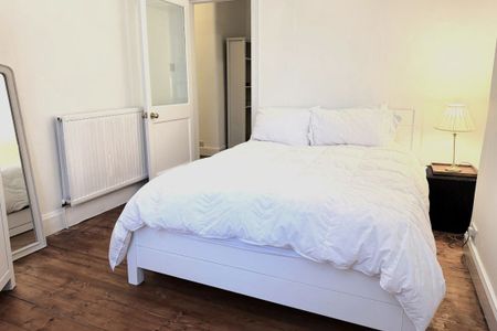 1 Bed Flat - Photo 5