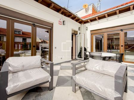 Excellent 2 Bedroom penthouse for rent in Cortes / Huertas, Madrid - Photo 3