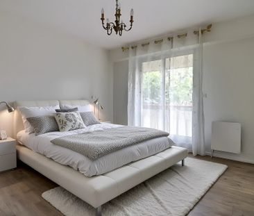 Location Appartement 4 pièces 95m² CHAMALIERES 63400 - Photo 3