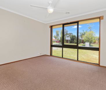 7 Goborra Street Glenfield Park NSW - Photo 4