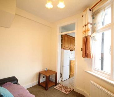 Park Chase, Wembley, Middlesex, HA9 - Photo 1