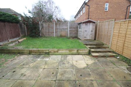 2 bedroom end of terrace house to rent - Photo 4