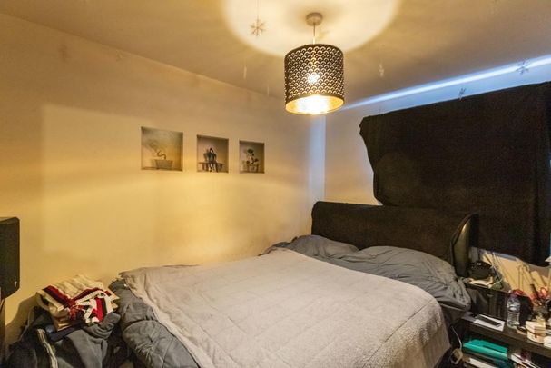 2 bedroom ground floor flat to rent - Photo 1