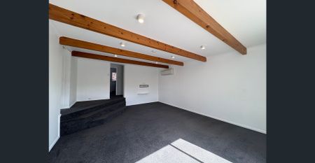 Feel at home, Living Here - Photo 3