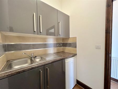 Studio to rent - Photo 4