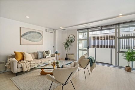 Furnished Funky 1+1 Apartment with car park - Photo 2