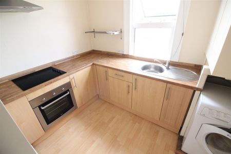 Chertsey Bridge Road, Chertsey - Photo 3