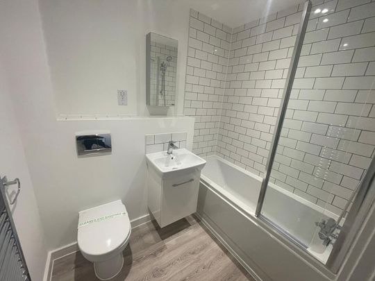 MacArthur House - Photo 1