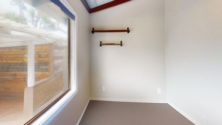 Otaki Beach - 5 Bedrooms - Photo 5