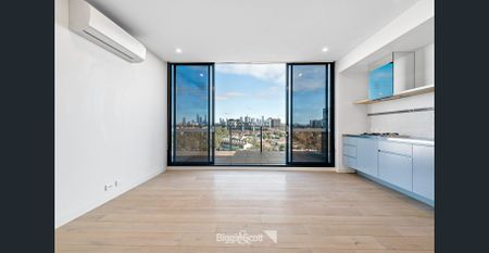 CHIC URBAN LIVING WITH BALCONY & VIEWS – STEPS FROM EVERYTHING RICHMOND! - Photo 3