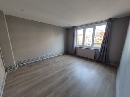 Location Appartement 3 pièces 62m² LA MADELEINE 59110 - Photo 3