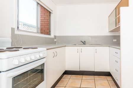 2/331 Scarborough Road, Scarborough QLD 4020 - Apartment For Rent - $550 | Domain - Photo 5