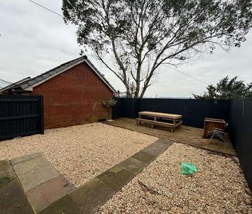 Clos Eileen Chilcott, Llansamlet, Swansea, SA7 - Photo 5