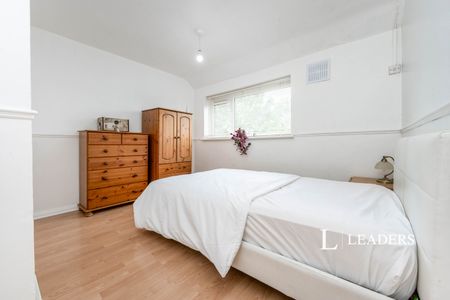 4 bedroom semi-detached to rent Tattenhoe Lane, Bletchley, Milton Keynes - Photo 2