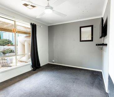 Spacious Coastal Family Living - Photo 6