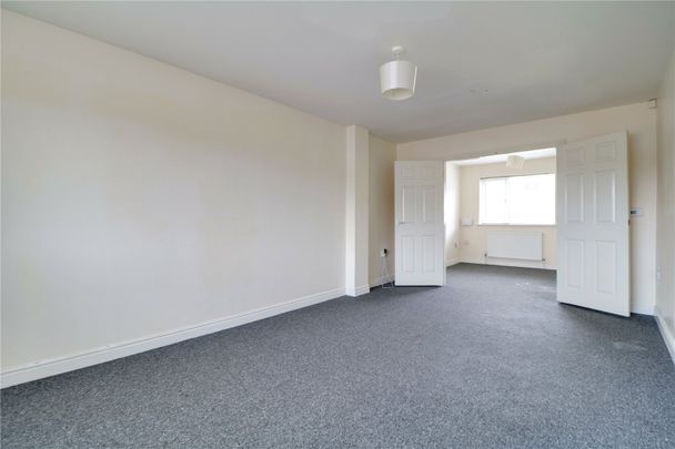 Pine Park, Barton-upon-Humber, Lincolnshire, DN18 5RU - Photo 1