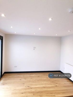 3 bedroom detached house to rent - Photo 1