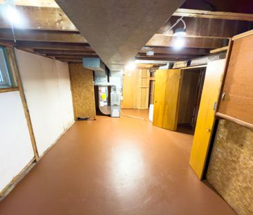 For Lease - 27 Alice Crescent, Toronto, Ontario - Photo 1