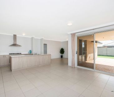 Level up in South Yunderup - Photo 1