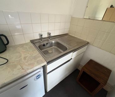 Studio to rent - Photo 4