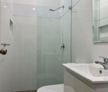 Available 27 November - Photo 6