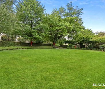 Landmark apartment with water views! - Photo 5