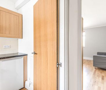 Studio to rent - Photo 6