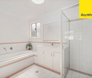 IMMACULATELY PRESENTED FOUR BEDROOM HOME - Photo 6