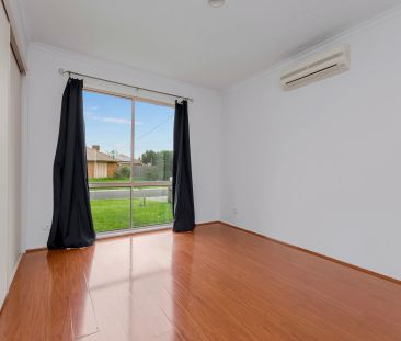 Family Home in Prime Location! - Photo 2