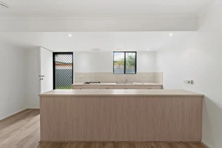 “Low Maintenance Townhouse” - Photo 5