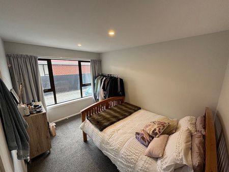 3 Bedroom Sunny Home - Upper Cracroft - Photo 2