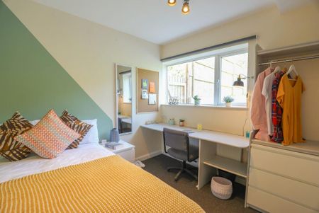 8 bedroom house to rent - Photo 2