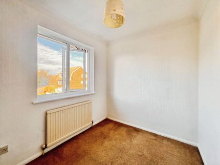 Bradleigh Avenue, Grays, RM17 - Photo 5