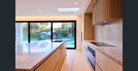 Newly Built Prestige Home in Bayview - Photo 2