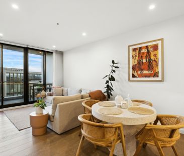 Luxurious Furnished Two Bedroom Apartment in Parkes - Photo 2