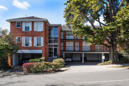 3/647 Toorak Road, Toorak. - Photo 2