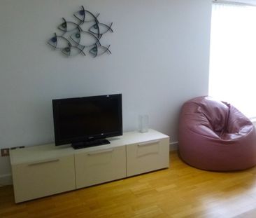 2 bed Flat for Rent - Photo 5