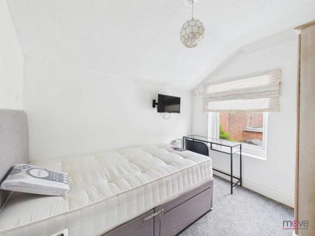 4 bedroom terraced house to rent - Photo 4