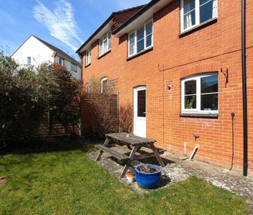 3 bedroom semi-detached house to rent - Photo 5