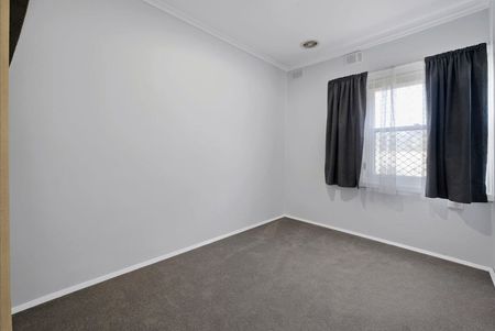 Comfortable & Convenient Family Living - Photo 4