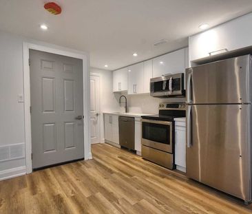 For Lease - 980 Jacarandah Drive, Newmarket, Ontario - Photo 3