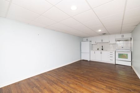 For Lease - 837 Sanok Drive, Pickering, Ontario - Photo 2