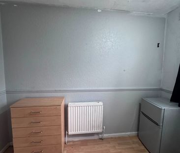 Room in a Shared House, Daring House, E3 - Photo 3
