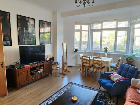 Room in a Shared House, Fordwych Road, NW2 - Photo 1