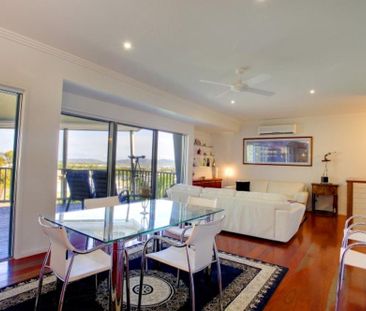 11 Kosciusko Way, Mount Louisa QLD 4814 - House For Rent | Domain - Photo 5