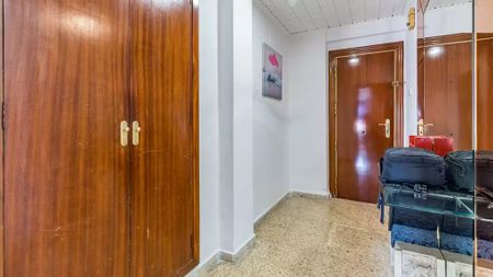 Calle Campoamor, Valencia, Valencian Community 46022 - Photo 2